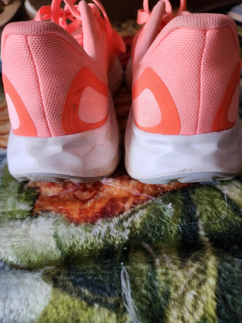 New Balance Coral Pink Mesh Running Sneakers - Picture 4 of 5
